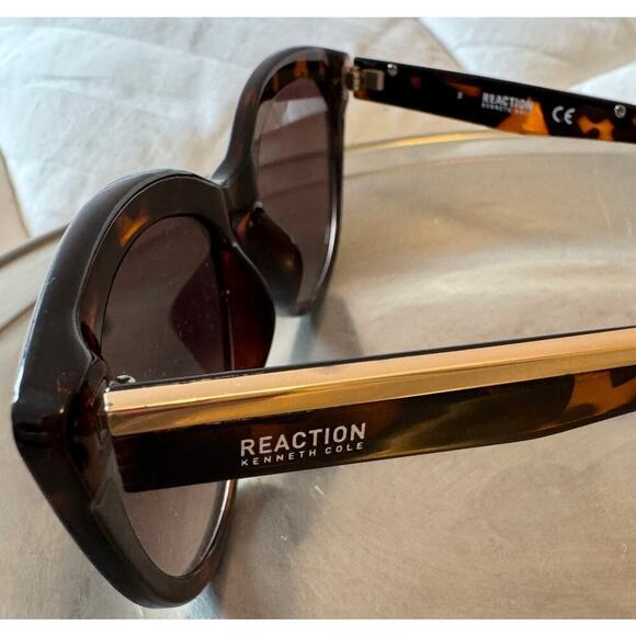 Reaction by Kenneth Cole Tortoise Polarized Sunglasses - Picture 4 of 4